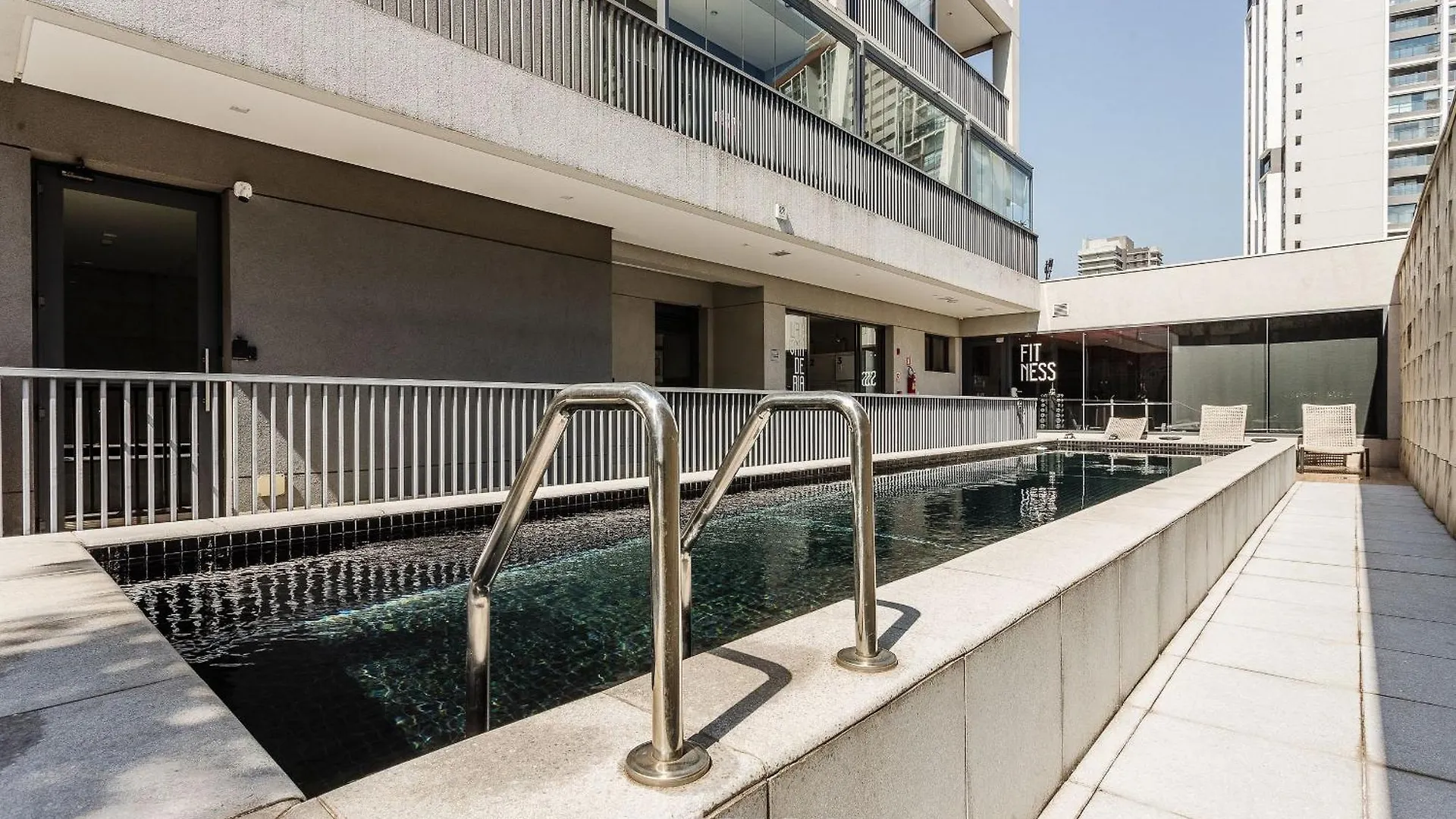 Studio Em Predio C/ Piscina 150M Do Metro Bss0703 Sao Paulo